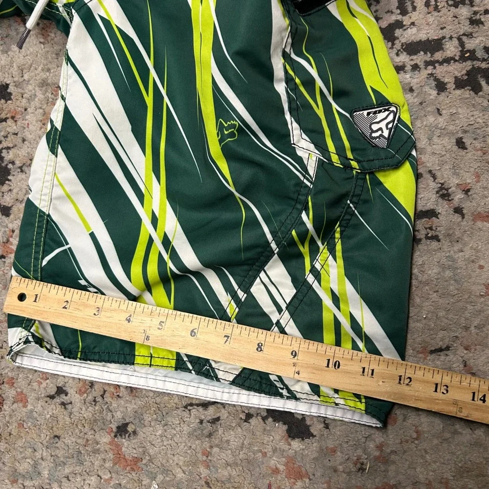 Fox Racing Board Shorts Men 32 Green Geometric Graphic Print Cargo Pocket Y2K